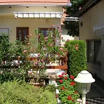 Erika Apartmanhazak