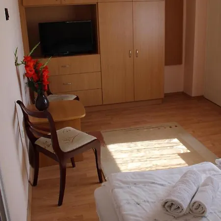 Erika Apartmanhazak * Heviz
