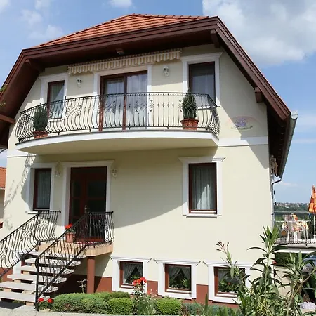 Apartament Erika Apartmanhazak