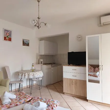 Erika Apartmanhazak