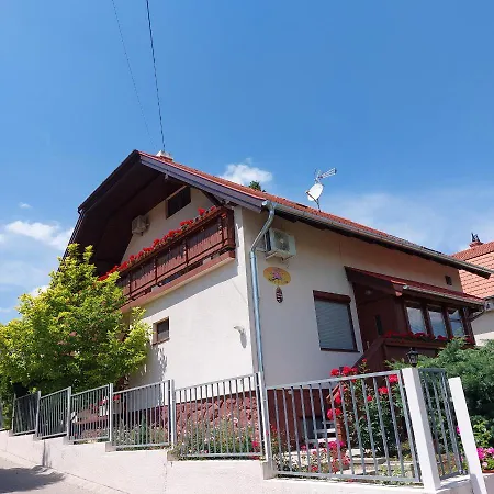 Apartament Erika Apartmanhazak