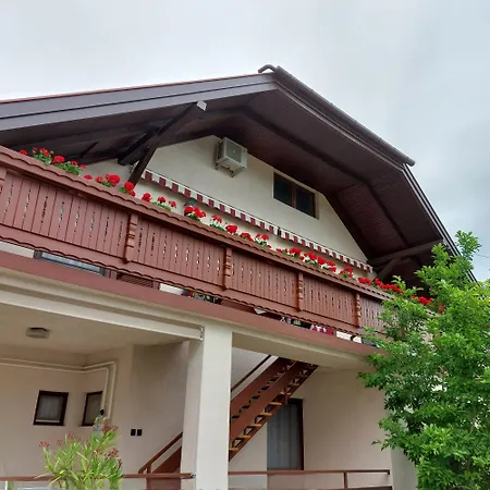 Erika Apartmanhazak * Хевиз