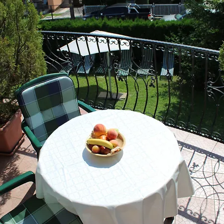 Apartament Erika Apartmanhazak *