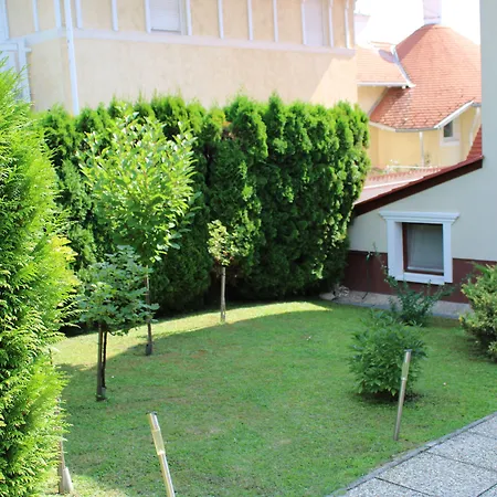 Erika Apartmanhazak Хевиз