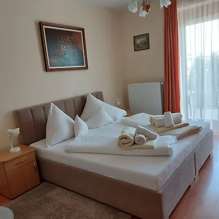 Erika Apartmanhazak *