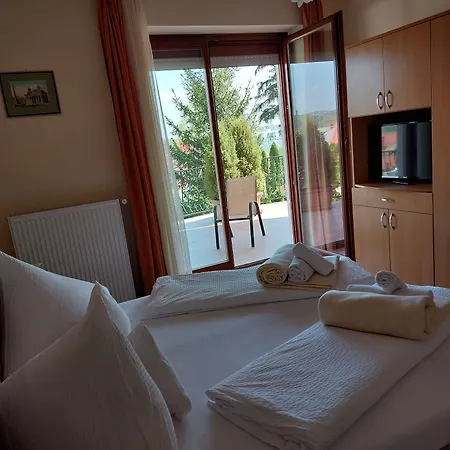 Apartament Erika Apartmanhazak *