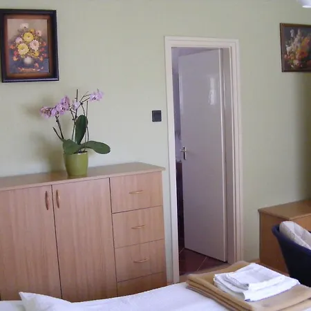 Apartament Erika Apartmanhazak *