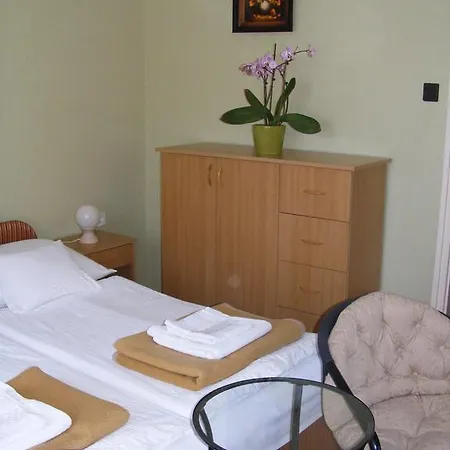 Apartament Erika Apartmanhazak *