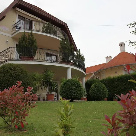 Apartment Erika Apartmanhazak
