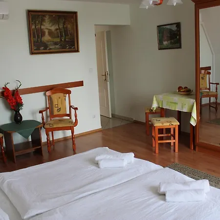 Erika Apartmanhazak * Heviz