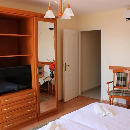 Erika Apartmanhazak * Heviz