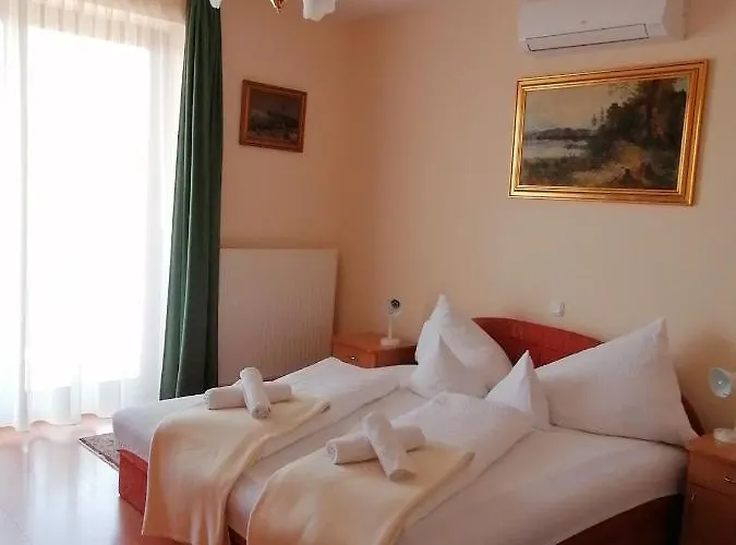 Апартаменты Erika Apartmanhazak Хевиз