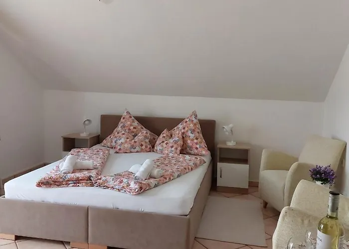 Апартаменты Erika Apartmanhazak Хевиз