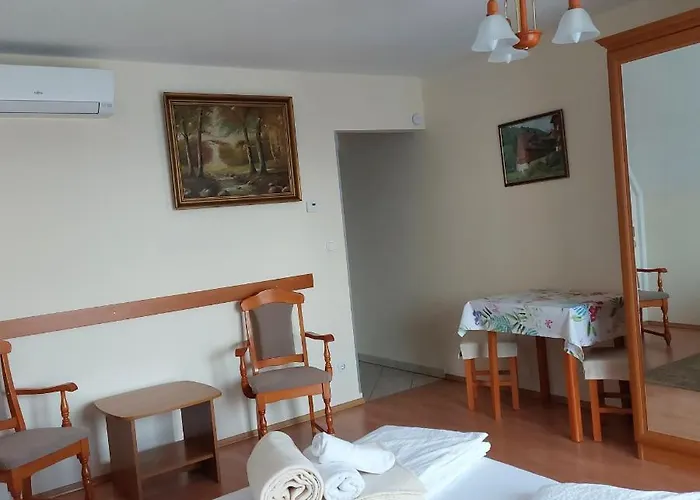 Erika Apartmanhazak *