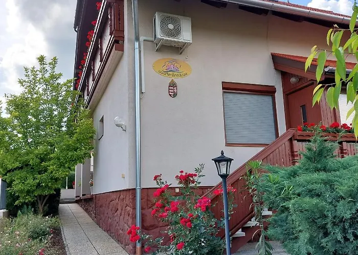 Апартаменты Erika Apartmanhazak *