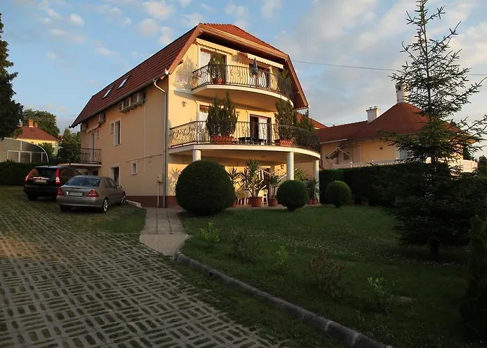 Апартаменты Erika Apartmanhazak Хевиз