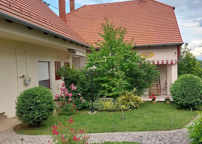 Erika Apartmanhazak Хевиз