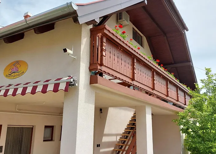 Апартаменты Erika Apartmanhazak *