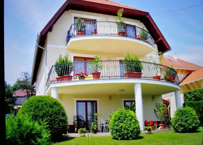 Erika Apartmanhazak Хевиз