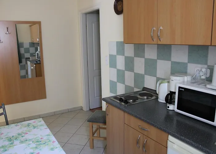 Erika Apartmanhazak Апартаменты *