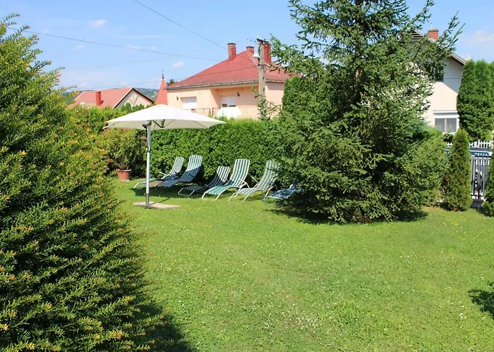 Erika Apartmanhazak Апартаменты Хевиз